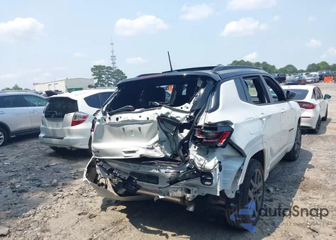 2025 Jeep Compass Limited 4X4 from USA, damaged, VIN 3C4NJDCN1ST502474
